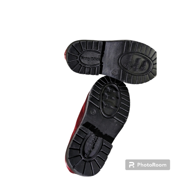 Girls Toddler Dress Shoes. Closed Toe. Size 6. Red. - Picture 4 of 8